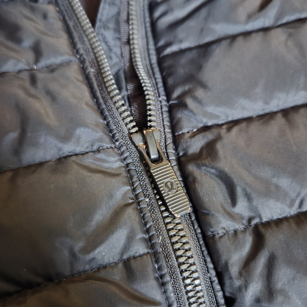 Lululemon BRAVE THE COLD Down Jacket Parka Puffer Hooded Black Womens Coat Sz  2 - Picture 11 of 12